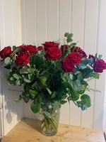 Ti amo (18 Red, Pink or White Roses)